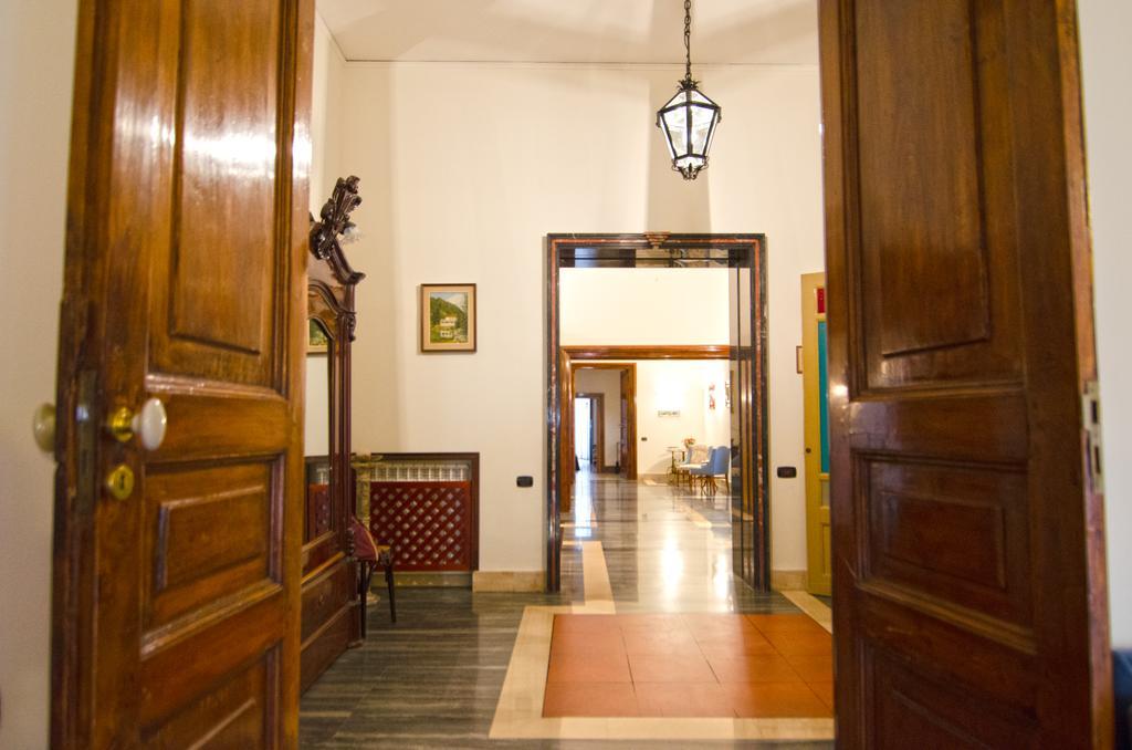 Suite Palazzo Reale Apartment Nápoles Exterior foto